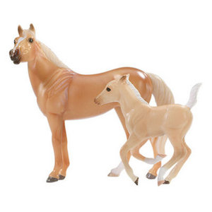 View Item Breyer Stablemates 5922 American Quarter Horse Mare & Foal