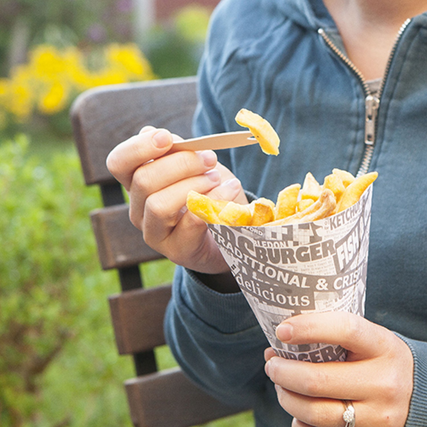 Chip Cones w/ Forks Party Wedding canapes BBQs Chip Shop Cones Fries