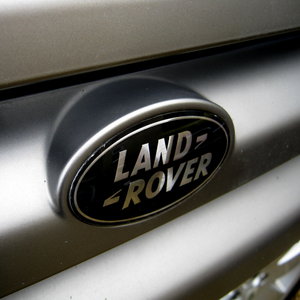 Range Rover L322 Landrover Oval Badge - BLACK & SILVER Preview