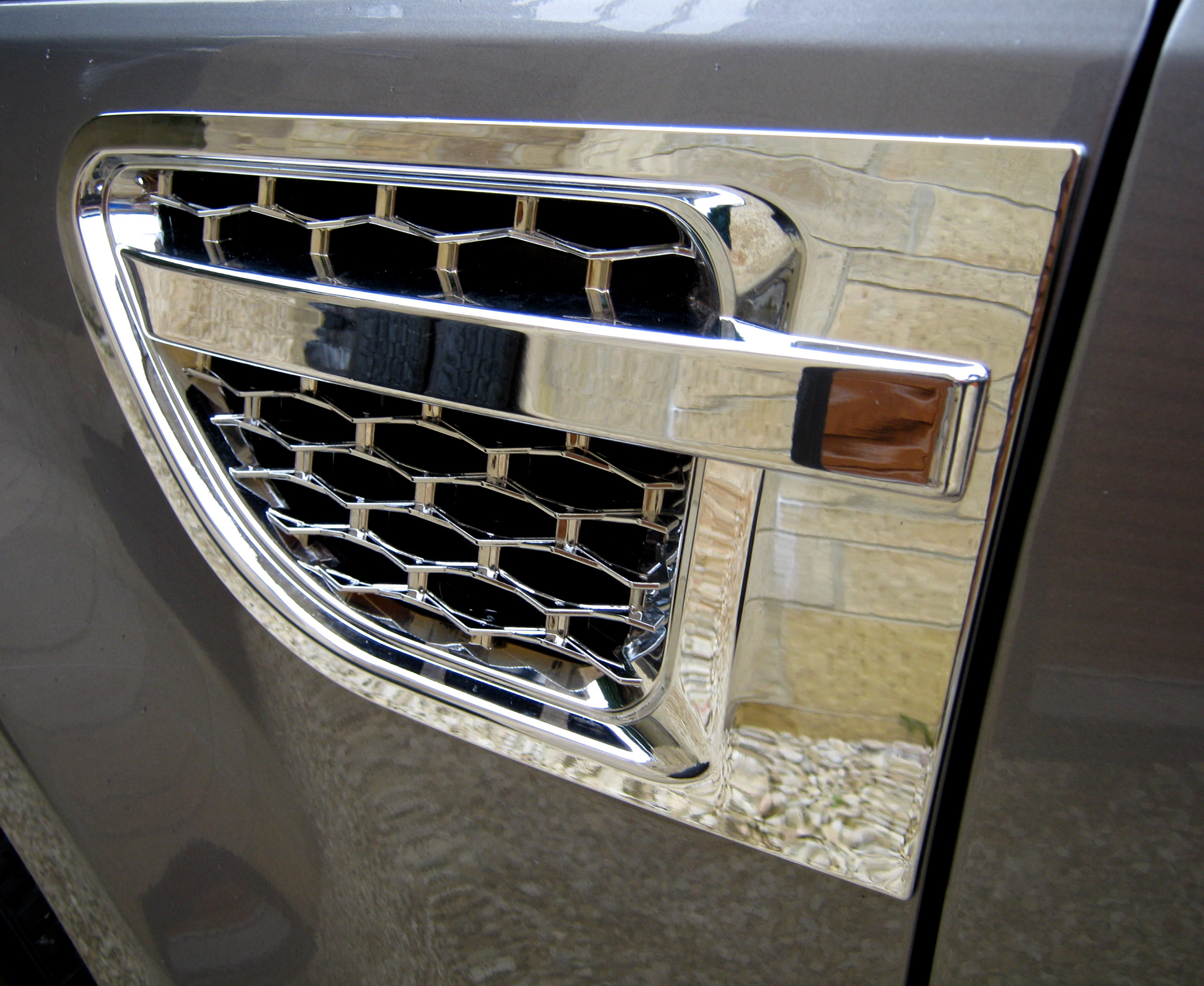 Chrome 2010 Style side vents for Range Rover Sport/HST