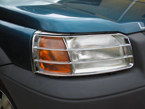 Land Rover Freelander 1 Chrome Front Light Guards (Pair) Preview