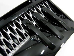 Range Rover 2010 style Side Vents - Black + Silver Mesh Preview