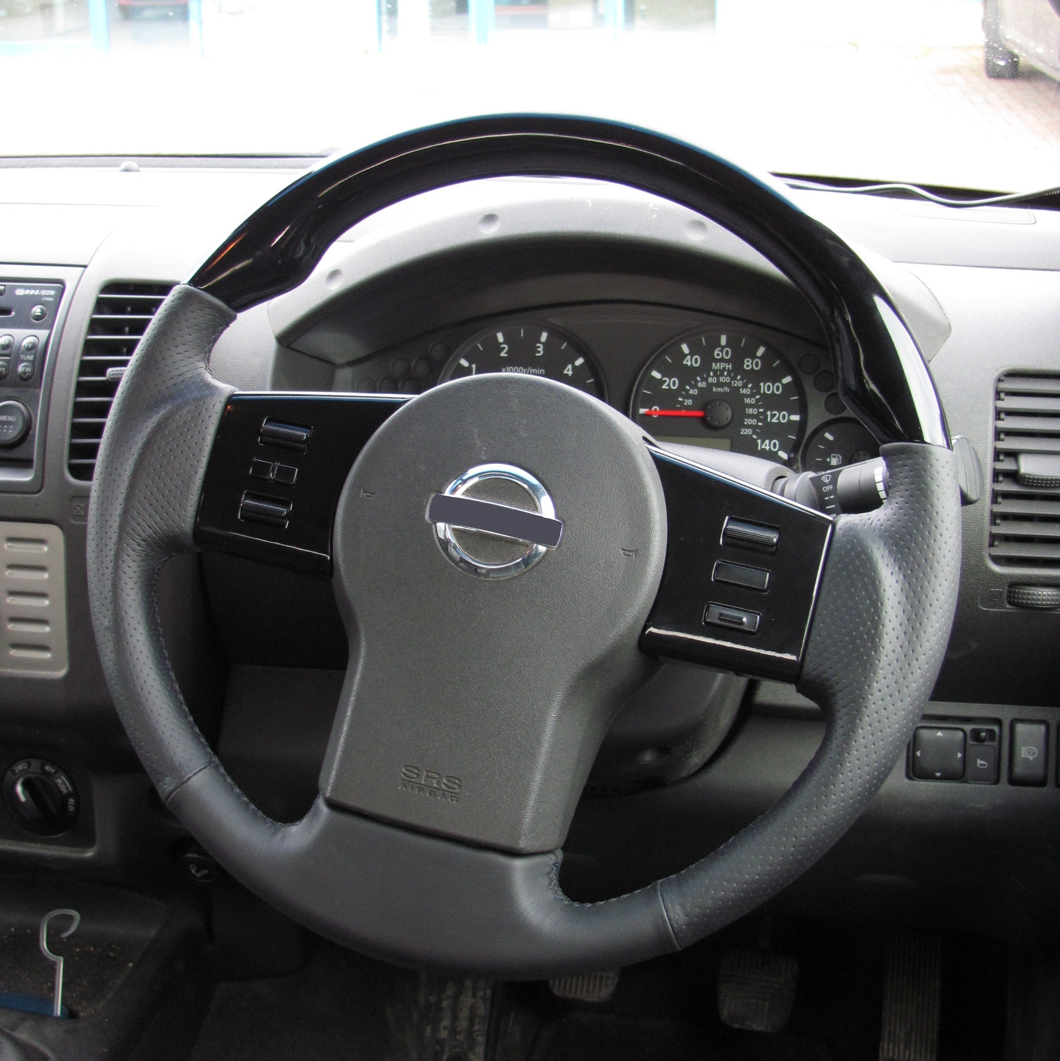Sport "black piano" wood steering wheel for Nissan Navara D40