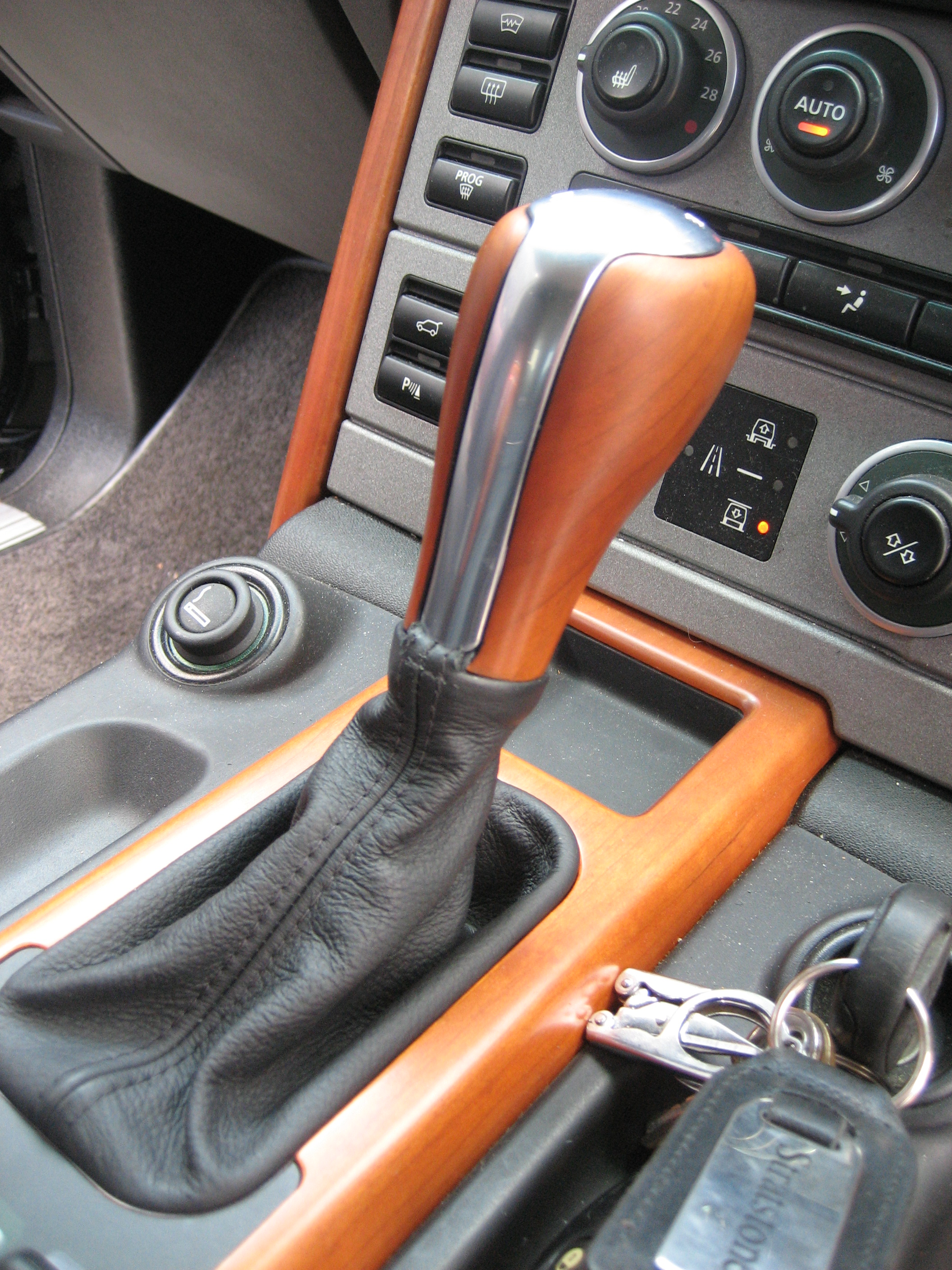 Range Rover L322 Gear Knob - Cherry Preview