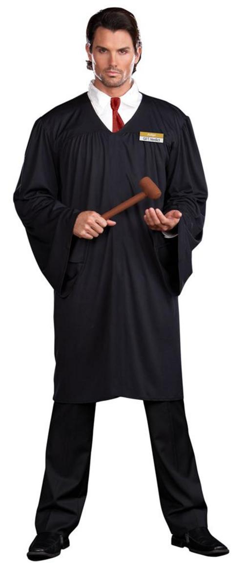 attire for judges
