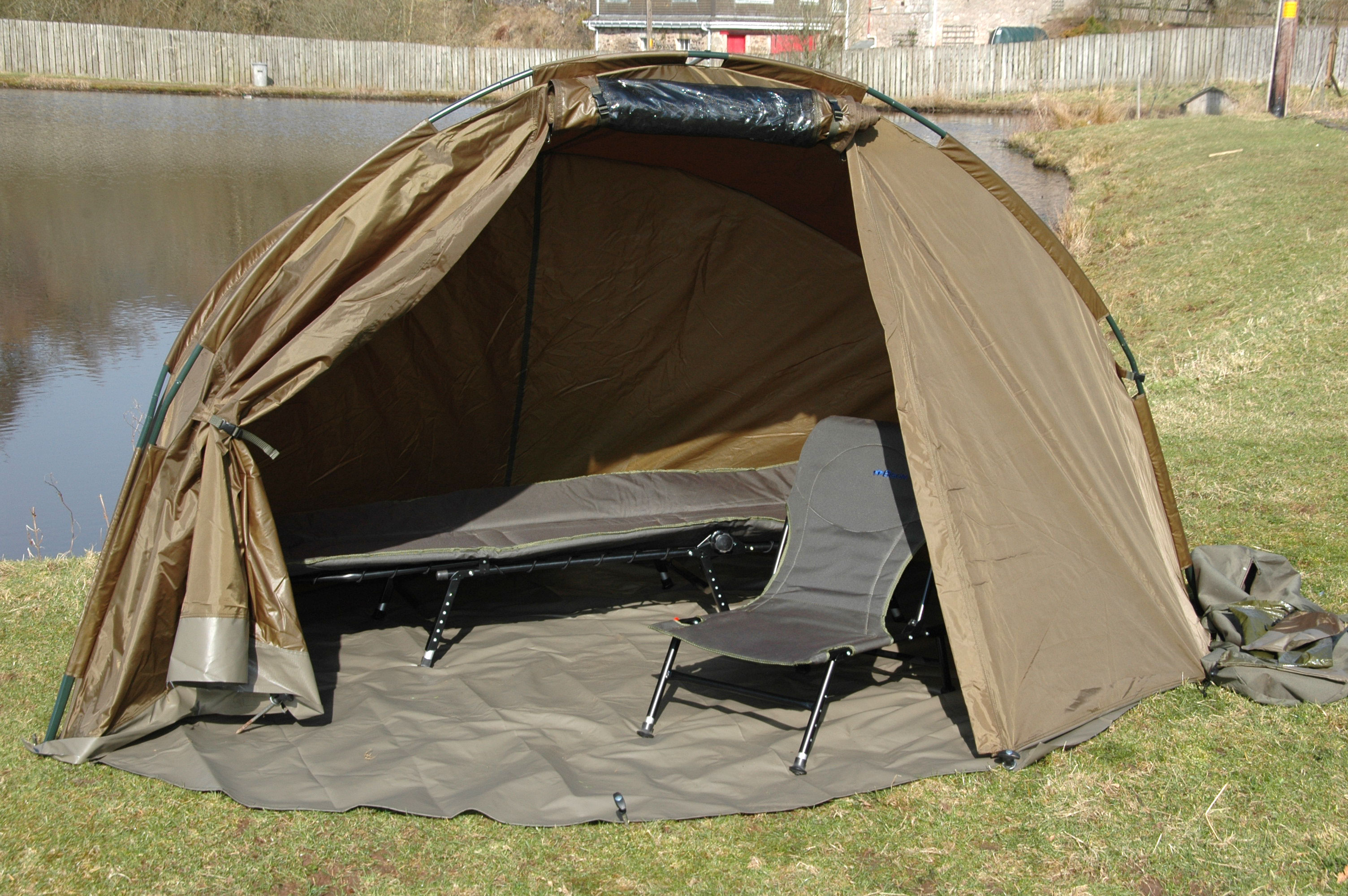 BISON CARP FISHING BIVVY SHELTER COMPLETE WITH BEDCHAIR &/OR CARP