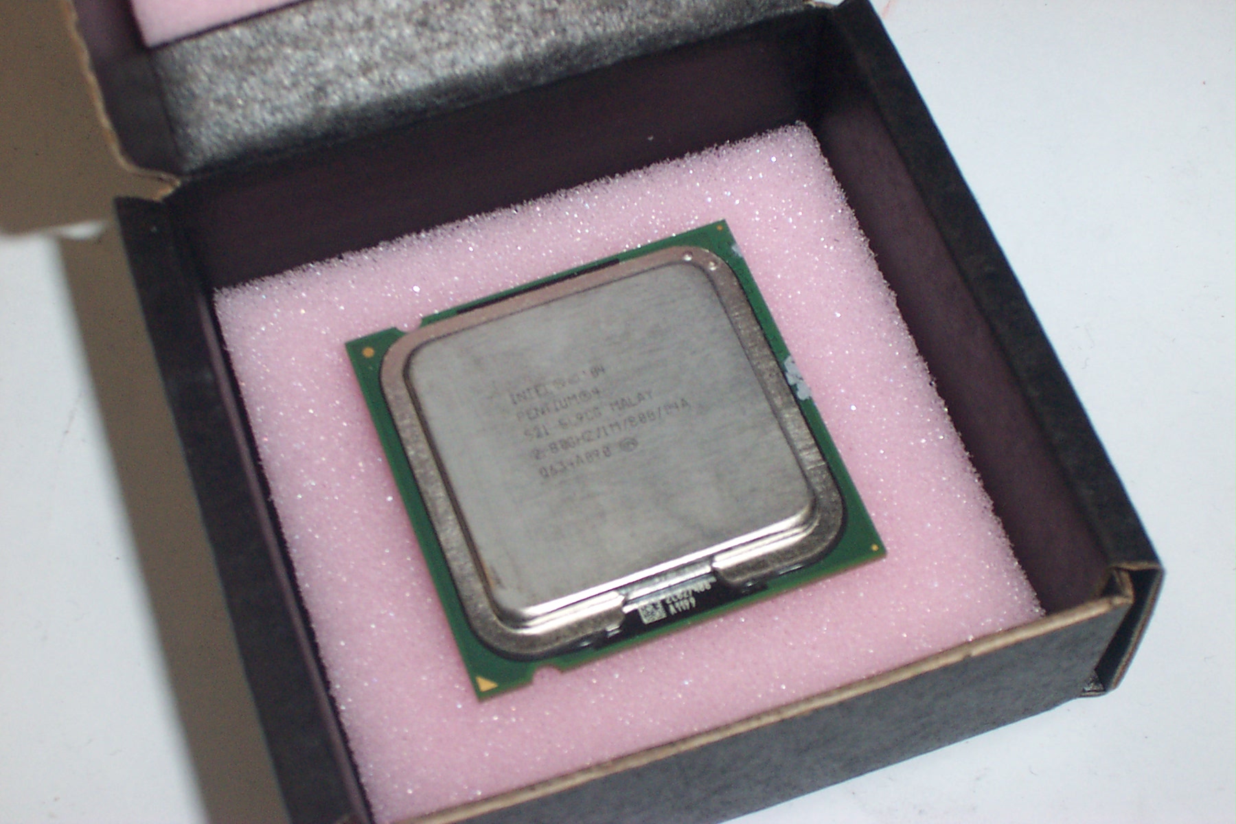 intel sl9cg pentium 4 2.8ghz 800mhz 1mb socket 775 processor