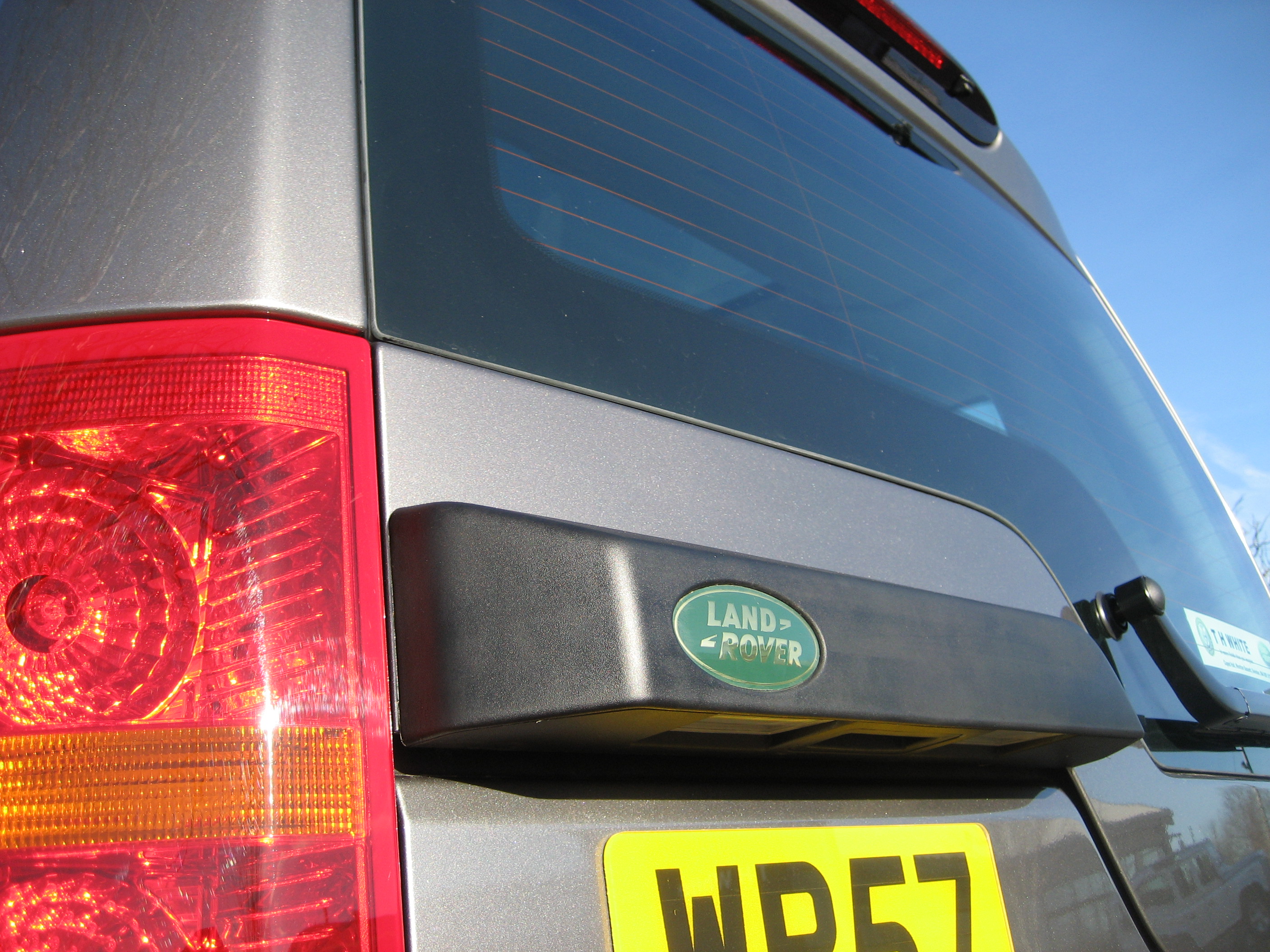 Land Rover Discovery 3 Black Silver Rear Door Oval Badge Upgrade Lr3 Black Silver Land Rover Oval Badge