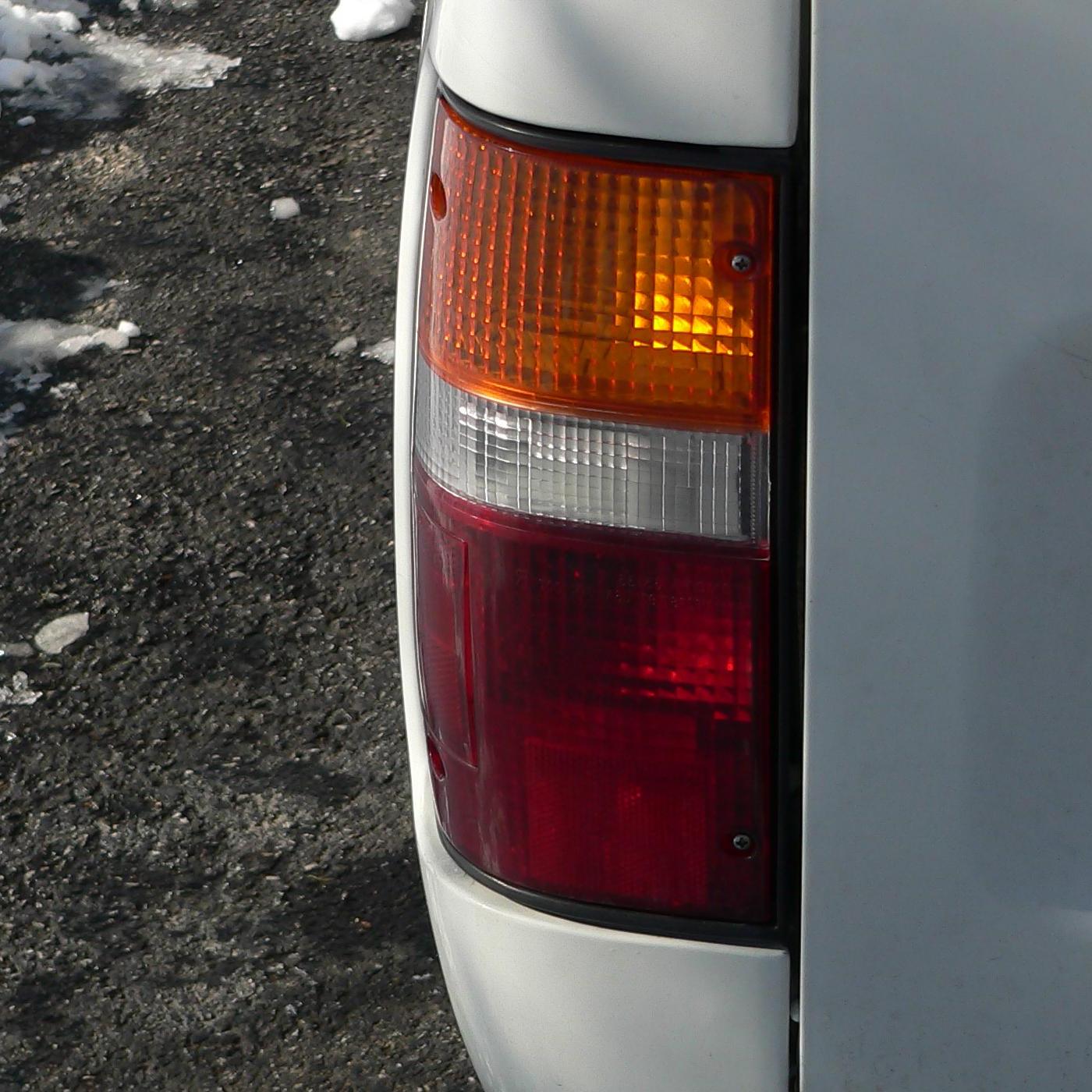 Sell 03 TOYOTA MATRIX OEM LEFT TAIL LIGHT NICE! In Flat Rock, North - Foto 11