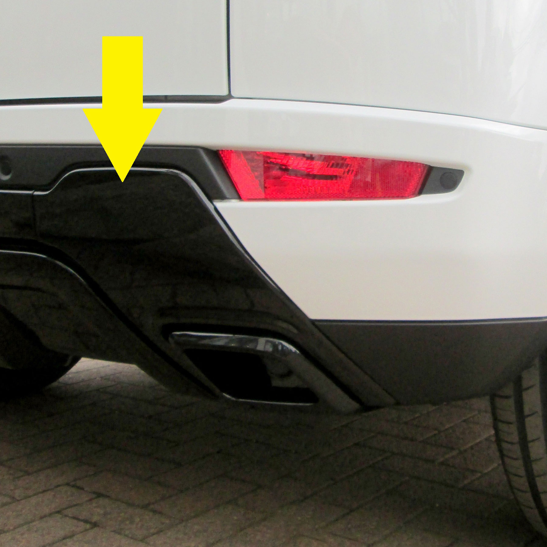 Black Rear bumper RH Tow eye cover for Range Rover Evoque dynamic