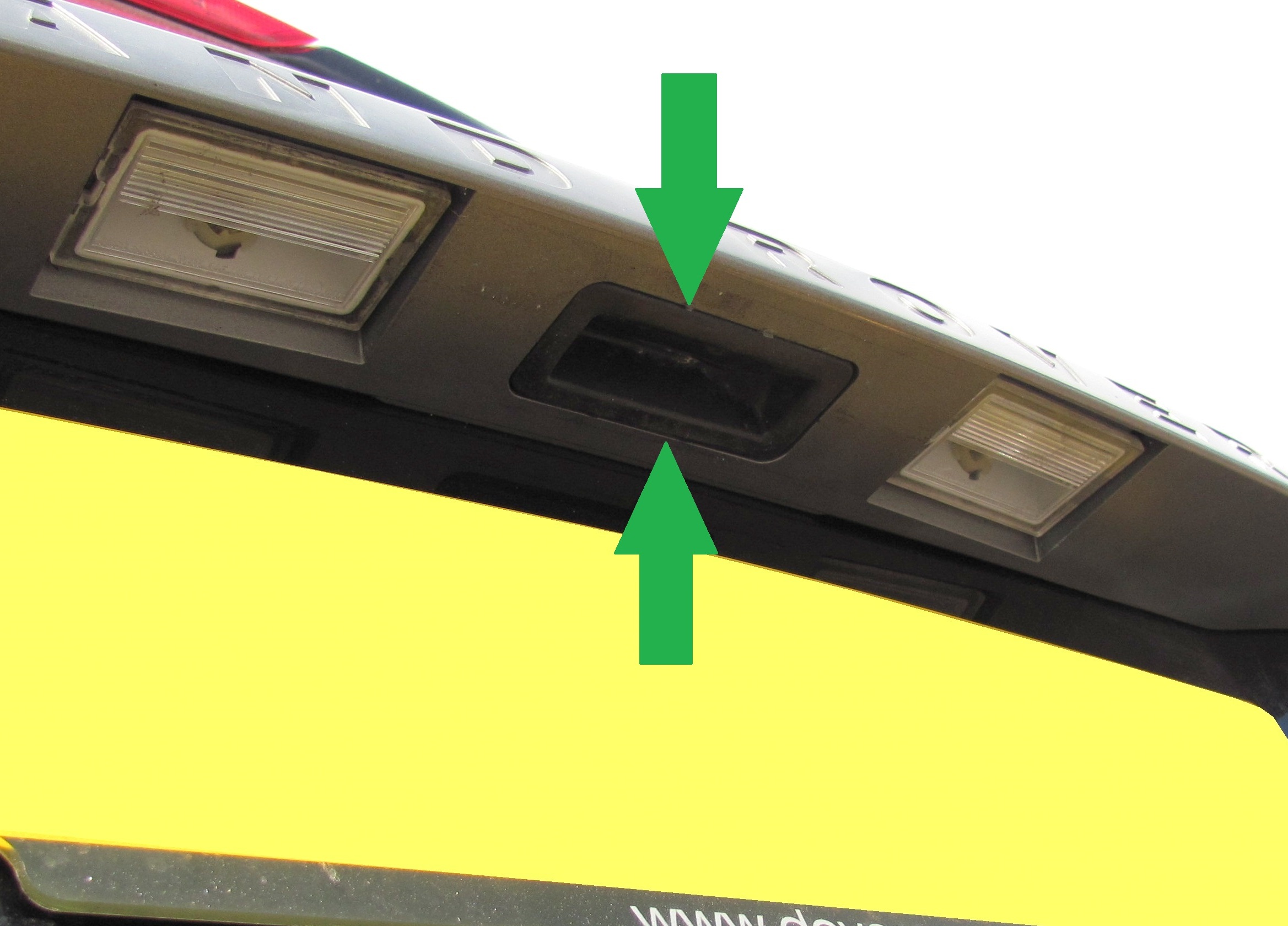 Rear tailgate opener release switch for Land Rover Freelander 2