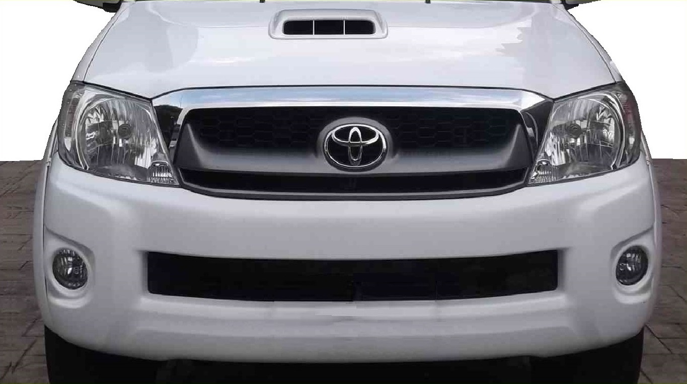 Bumper Toyota Hilux: Perisai Depan yang Lebih dari Sekadar Pelindung