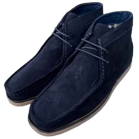 Roamers Mod Suede 2 Hole Rubber Sole Wallabee Boot Navy