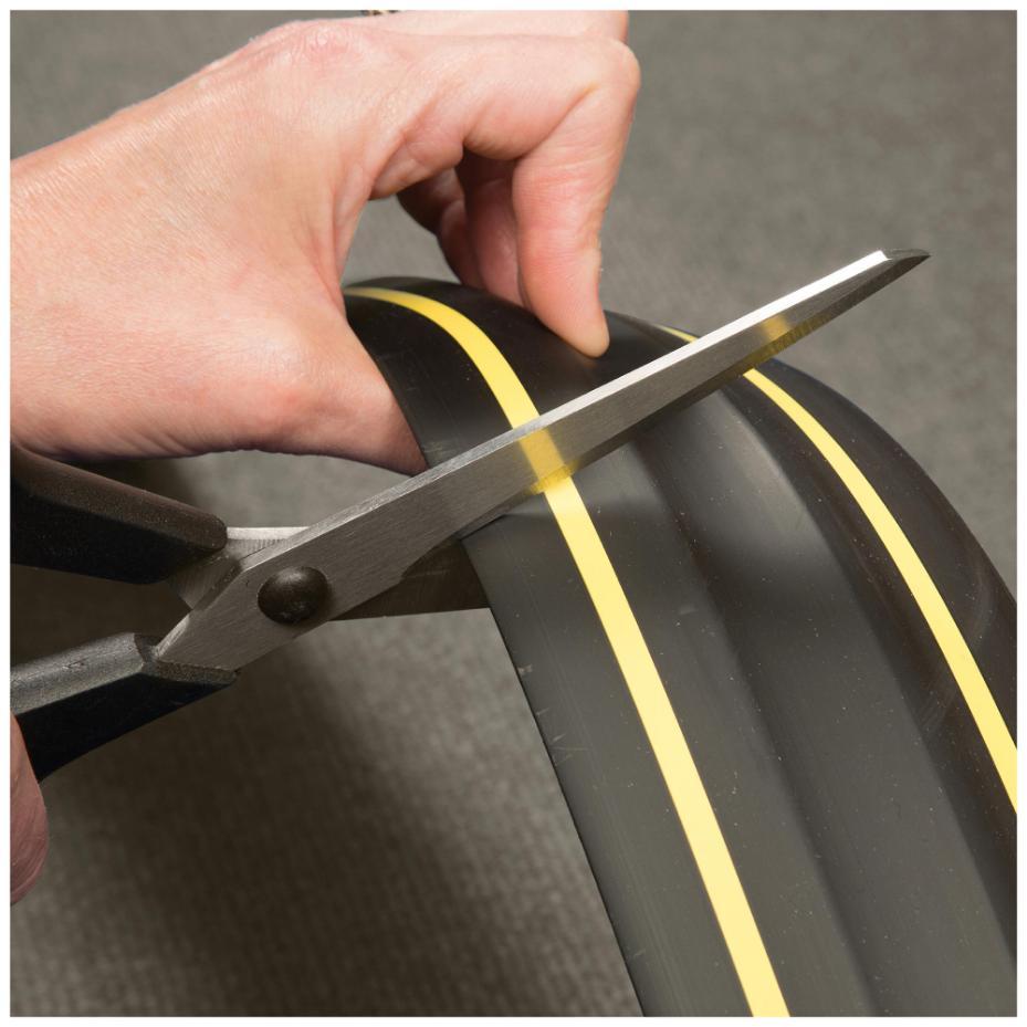 Protector de cable de piso de servicio medio, un solo canal, 1.8m, negro/amarillo - FC 83H