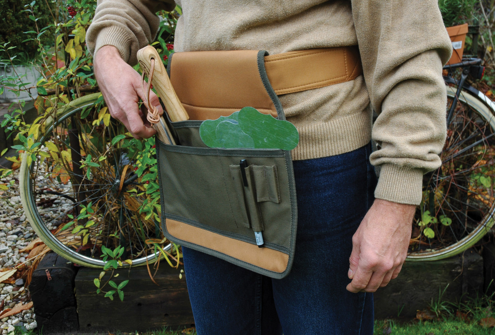 Adjustable Gardening Tool Belt 35cm x 35cm (Khaki & Brown) Mill Outlets