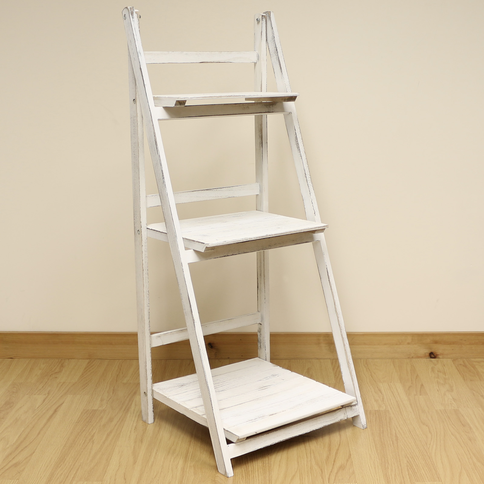 short ladder shelf