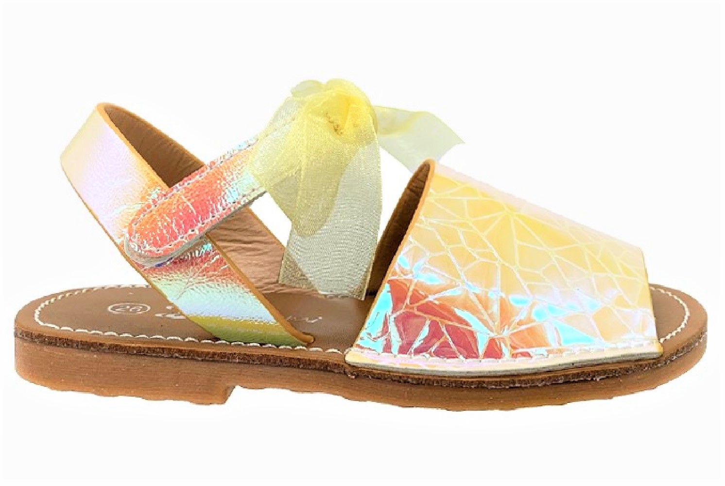 Summer Wedges âï¸ Dark wood wedges with black leather straps and golden studs. Easy to dress up 
