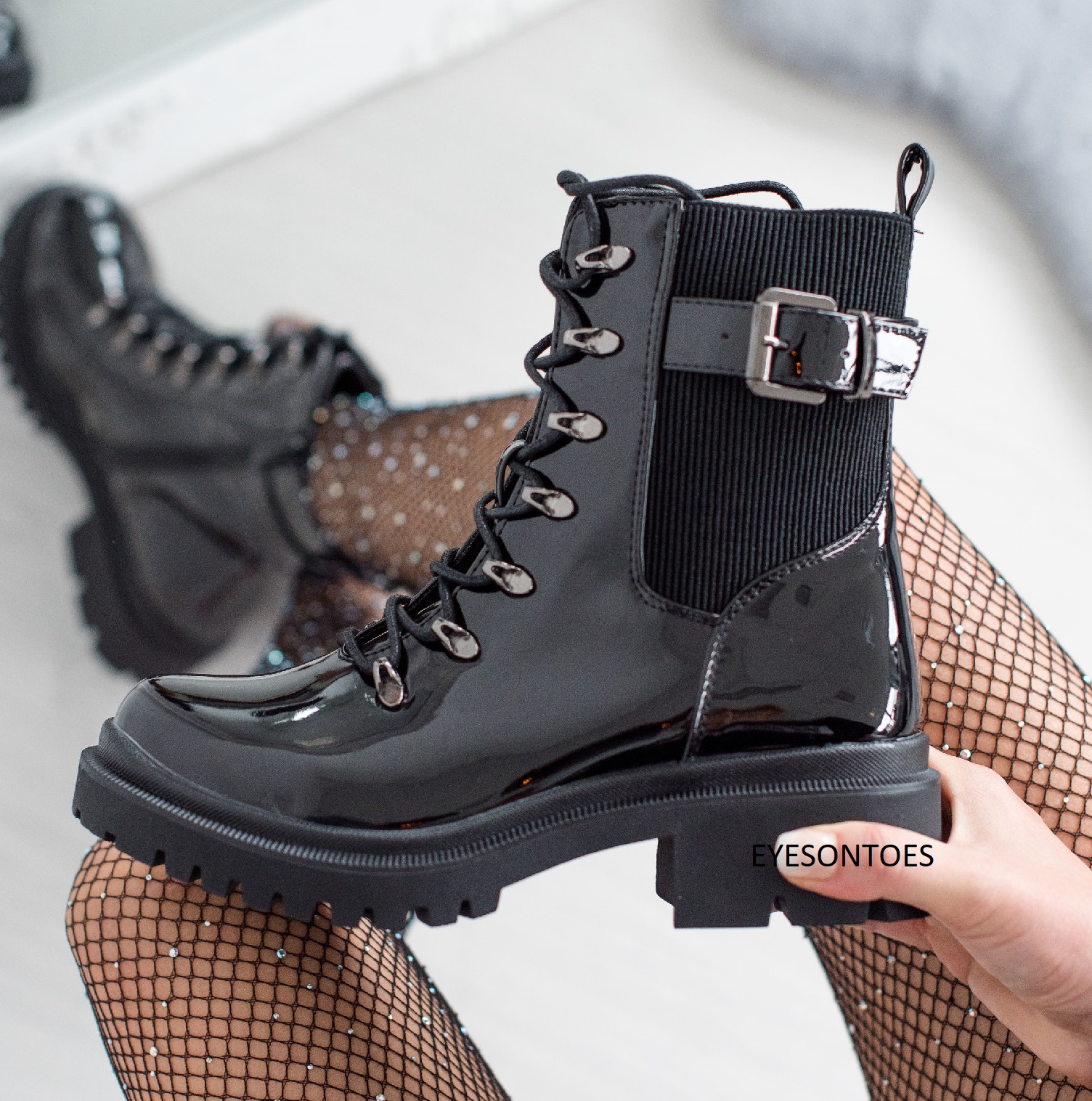 womens flat patent boots