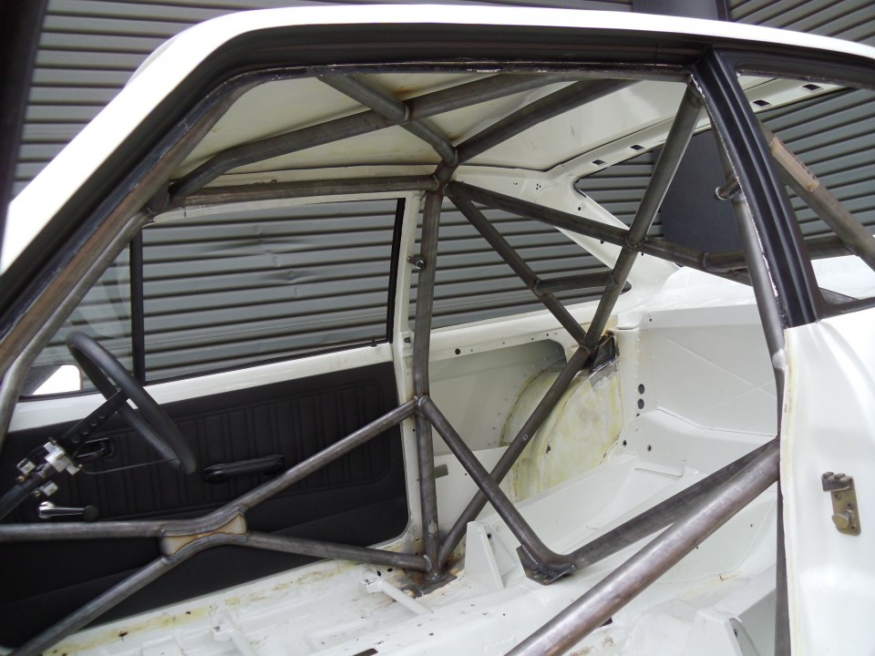 Custom Cages Escort MK2 CDS Historic Spec Full Weld In Roll Cage Bent
