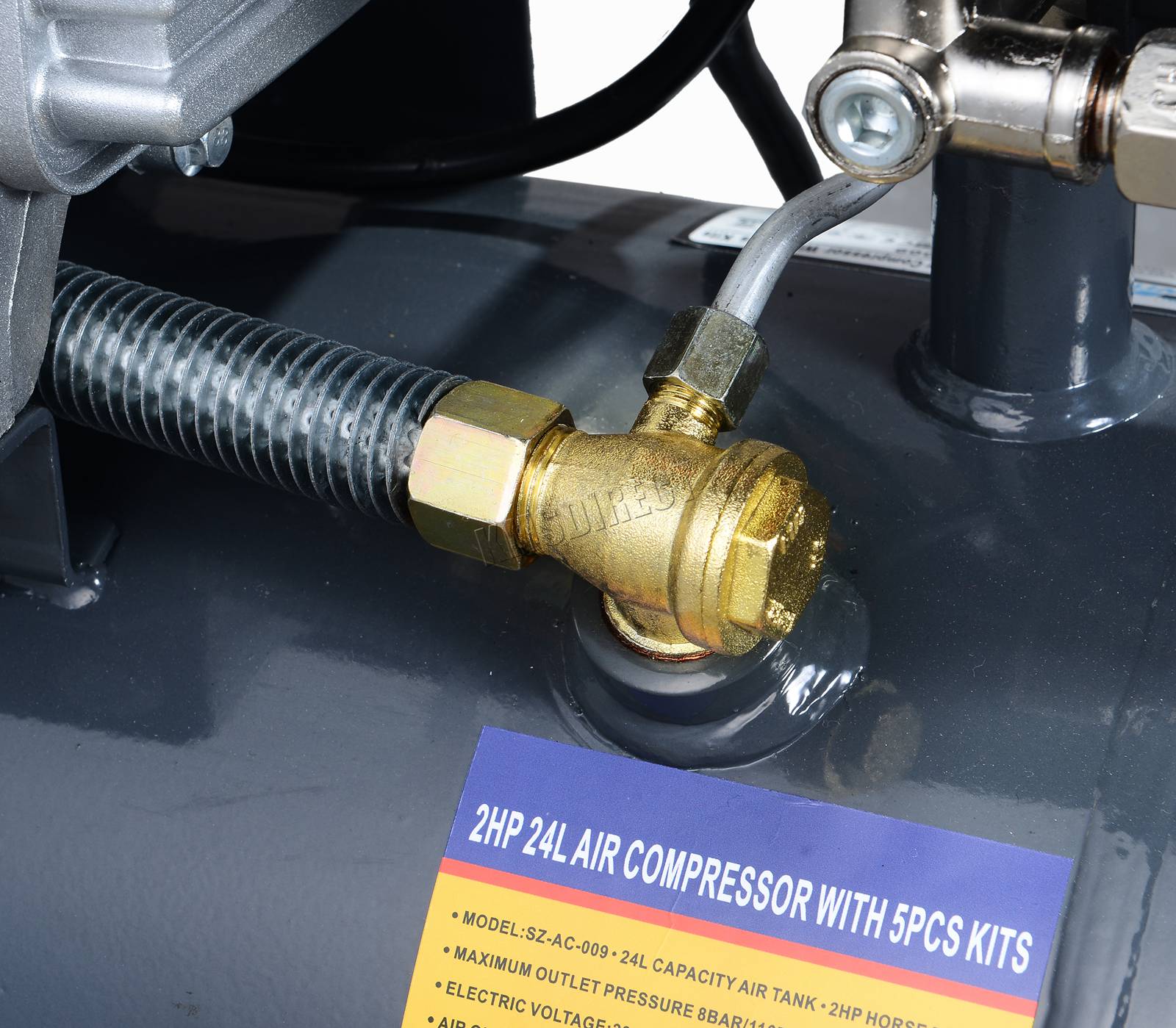 SwitZer Air Compressor 24L Litre 2HP 8 BAR 230V With Wheel 5PCS Kits