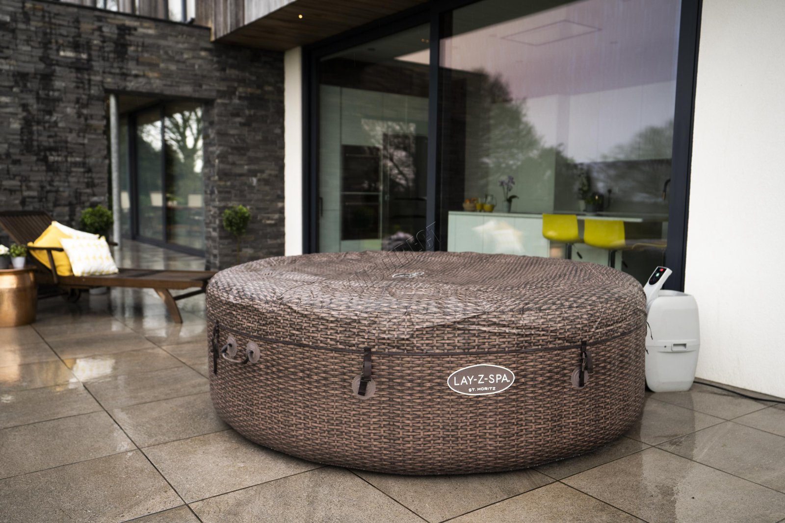 BestWay Lazy Spa LayZSpa Rattan Effect St.Moritz AirJet Inflatable