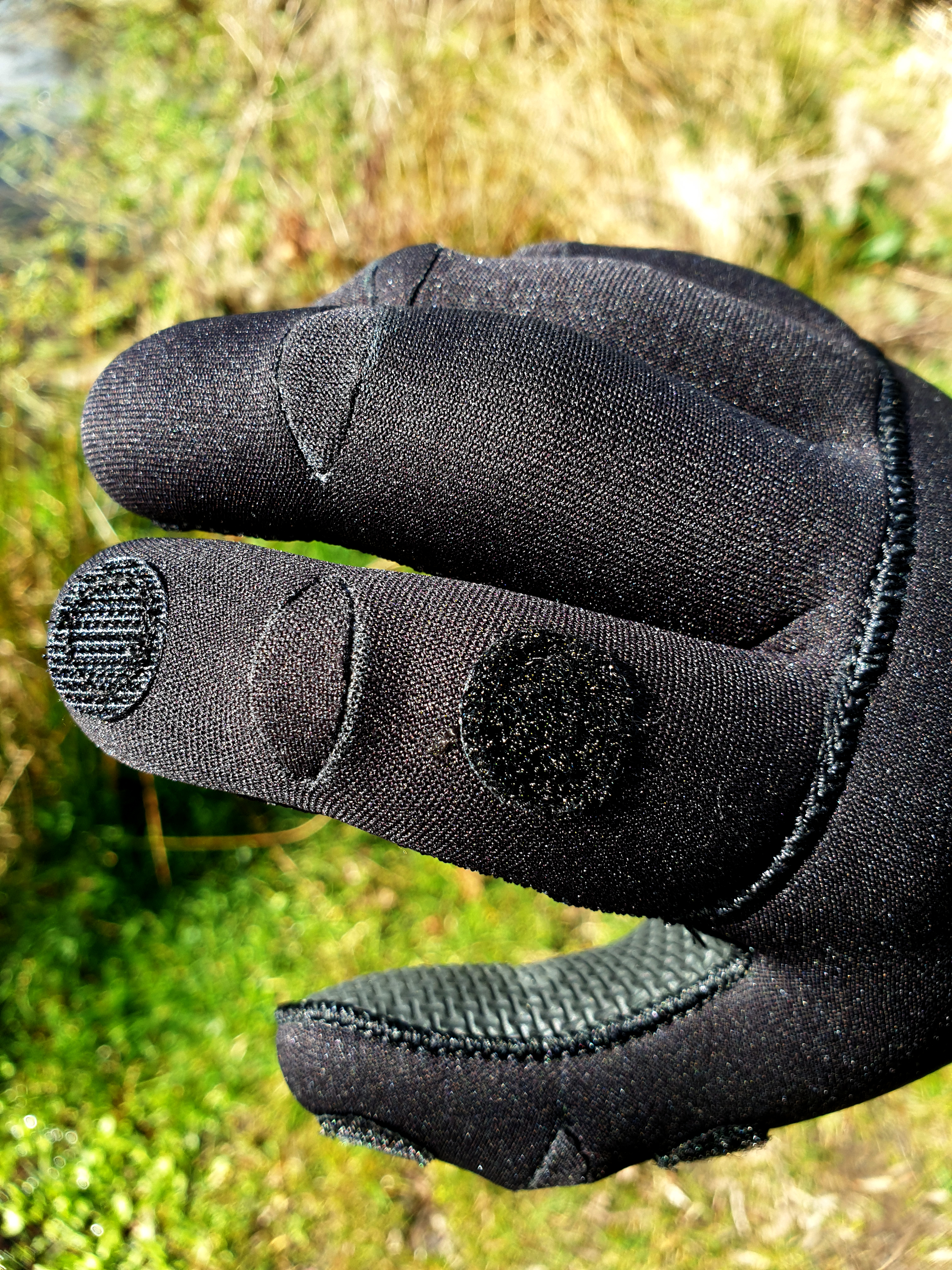 NEW BISON NEOPRENE GLOVES ALL SIZES , FOLDING FINGERS, FISHING