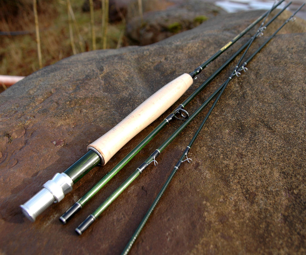 RIVER STREAM FLY FISHING KIT 4 SECTION 8' FLY ROD, REEL LINE CHEST PACK