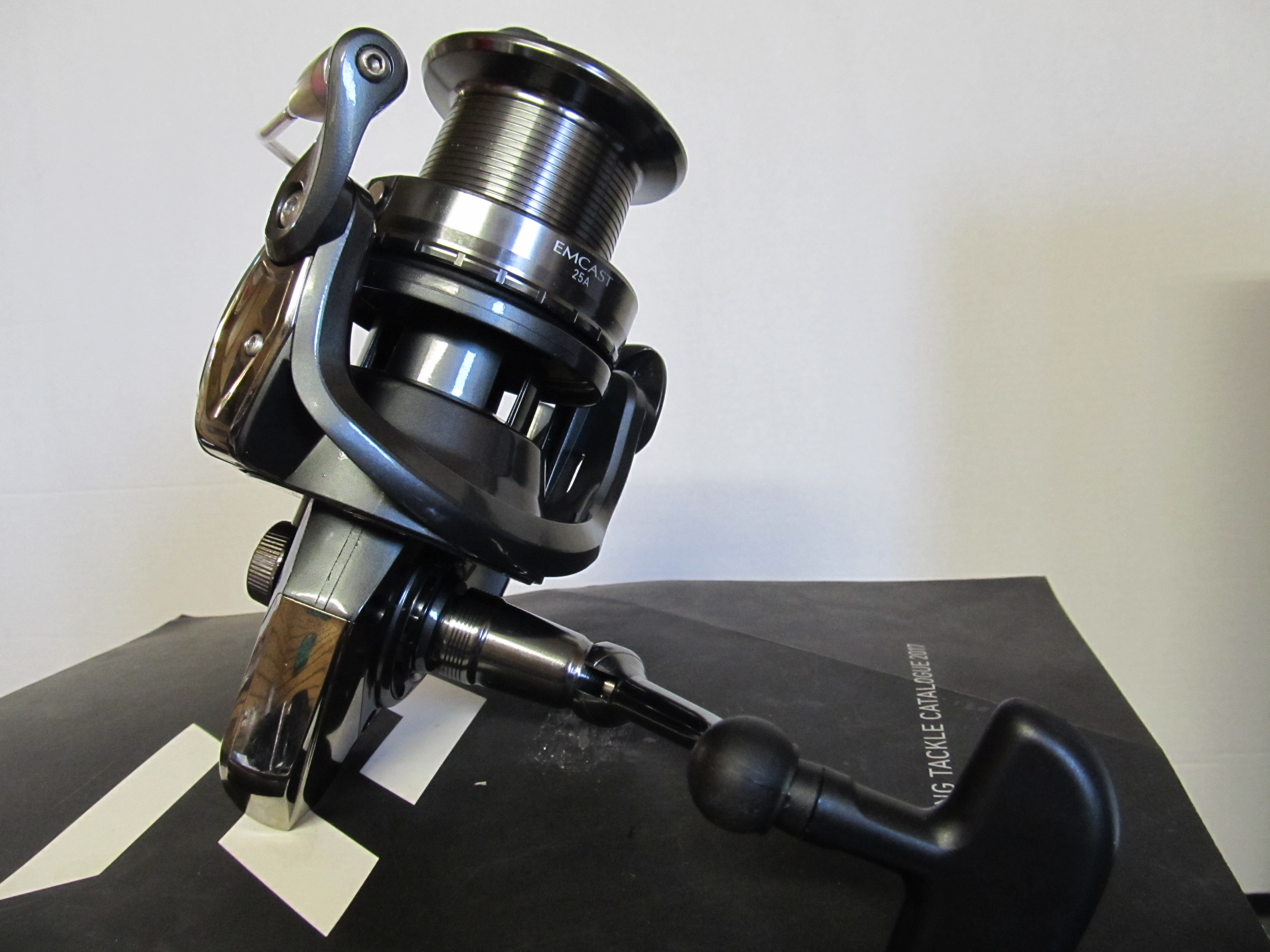 EX DISPLAY DAIWA EMCAST 25A MINI BIG PIT CARP FISHING REEL EMC25A 53163959265 eBay
