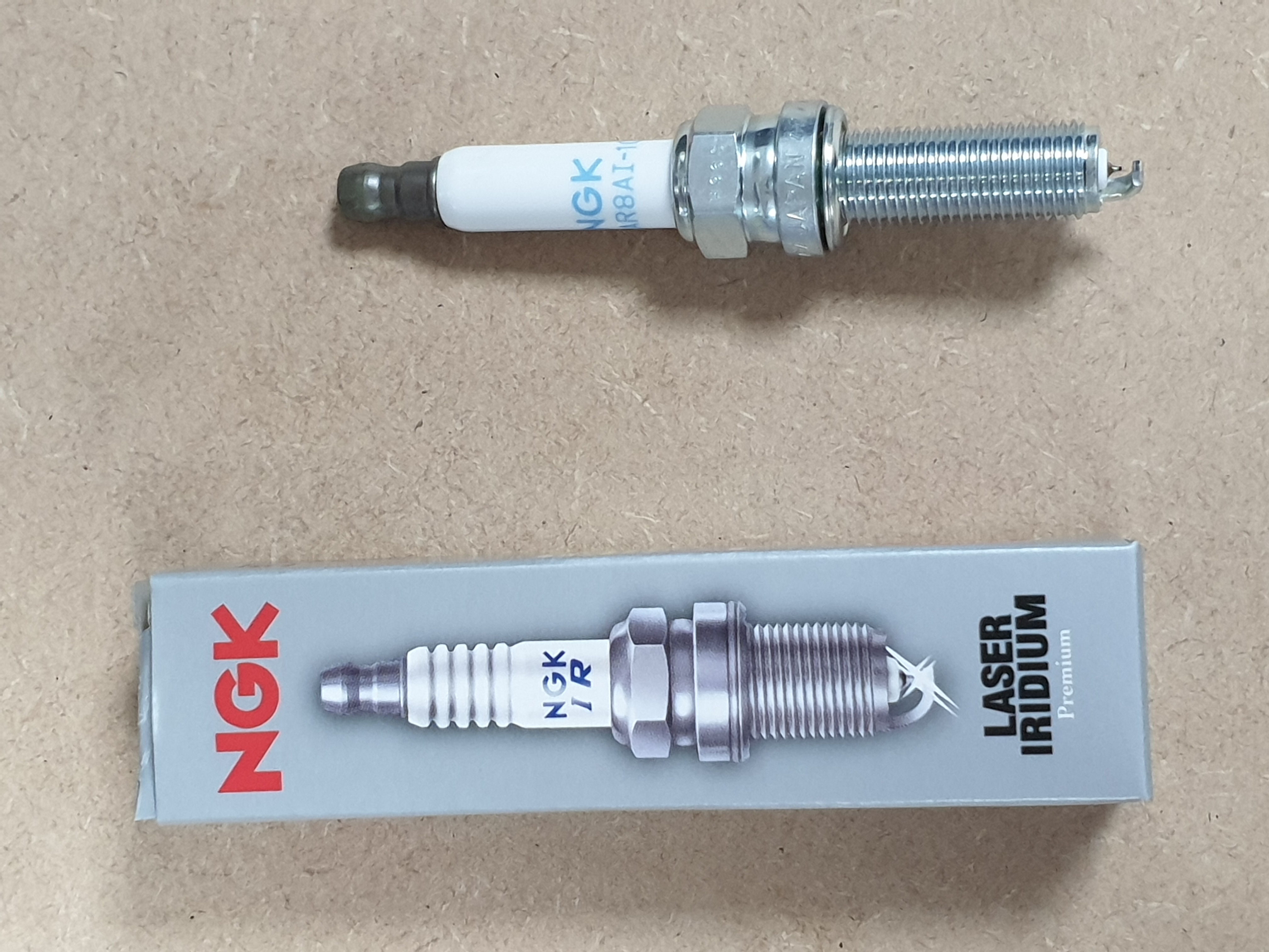 NGK LMAR 8AI-10 Iridio Bujía 94319 | eBay