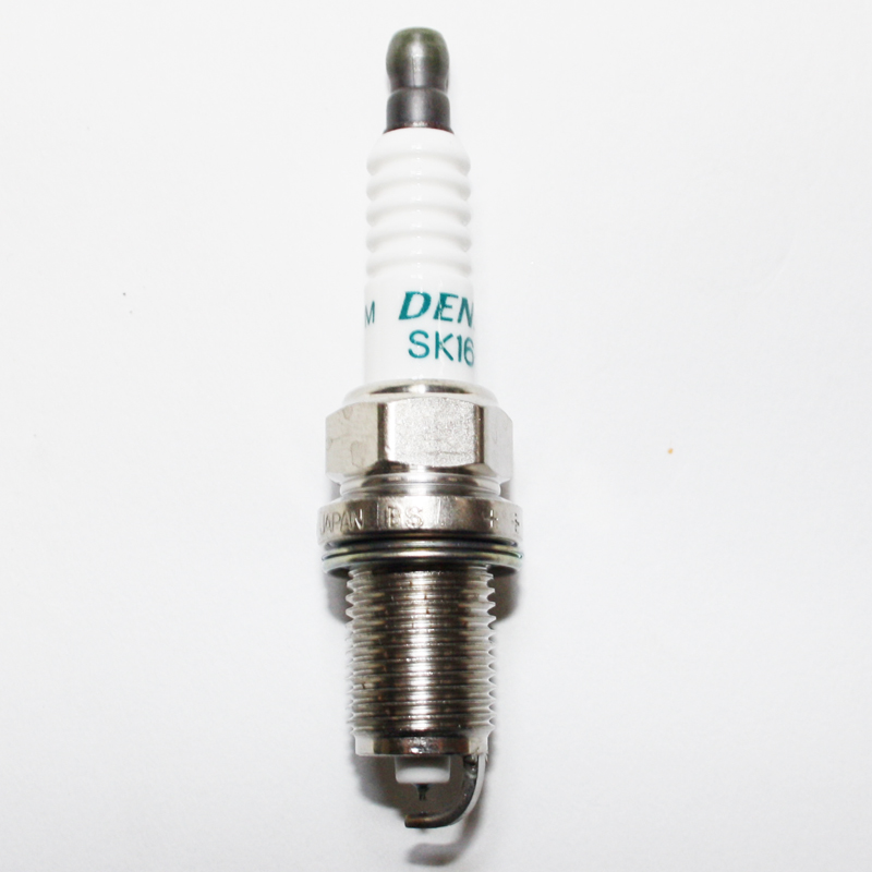 Denso SK16R11 Pack of 8 Spark Plugs Replaces 0677008840 2240140P65