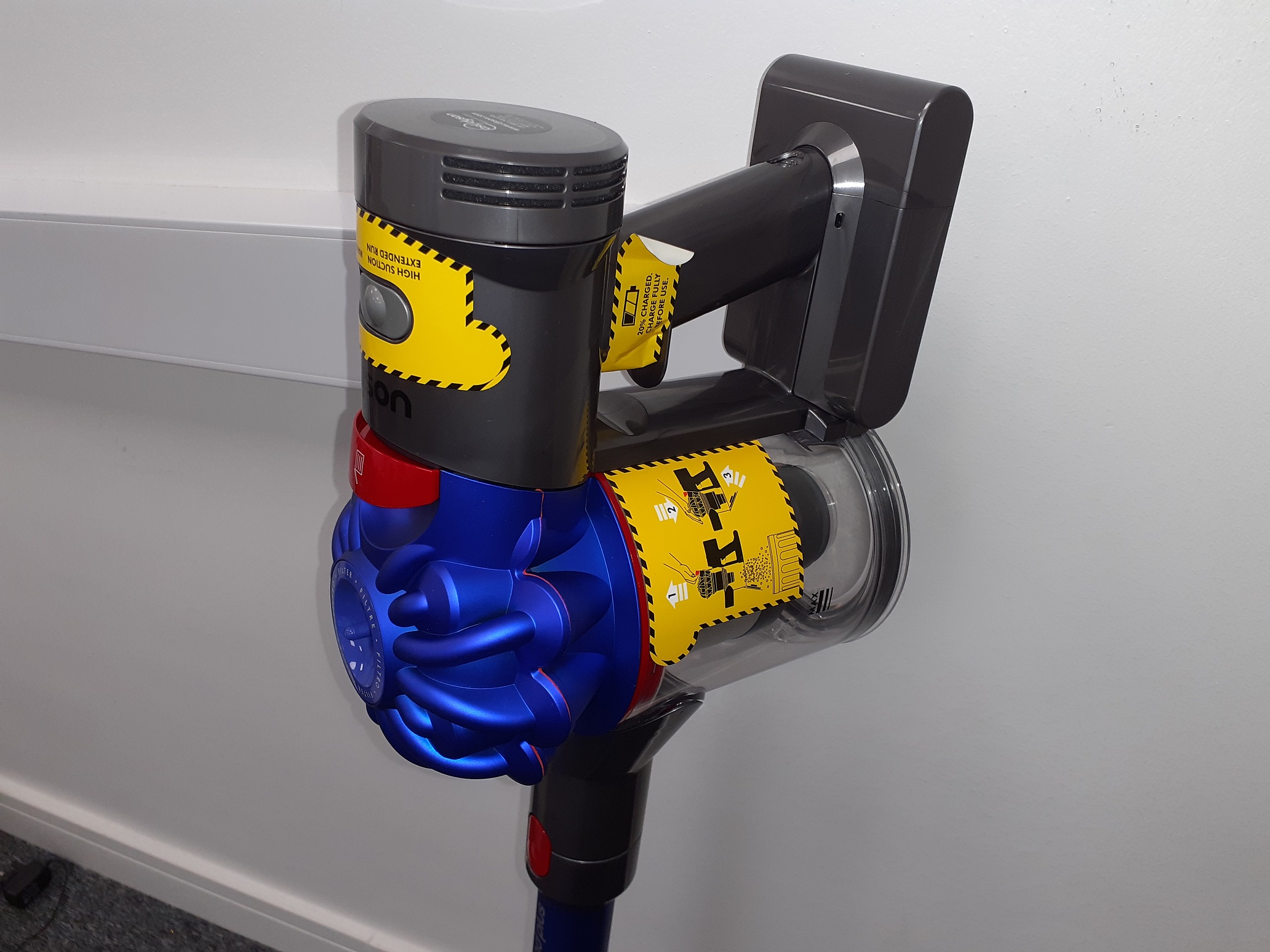 Dyson V7 Motorhead Plus Cordless Stick Vacuum Cleaner B+ eBay