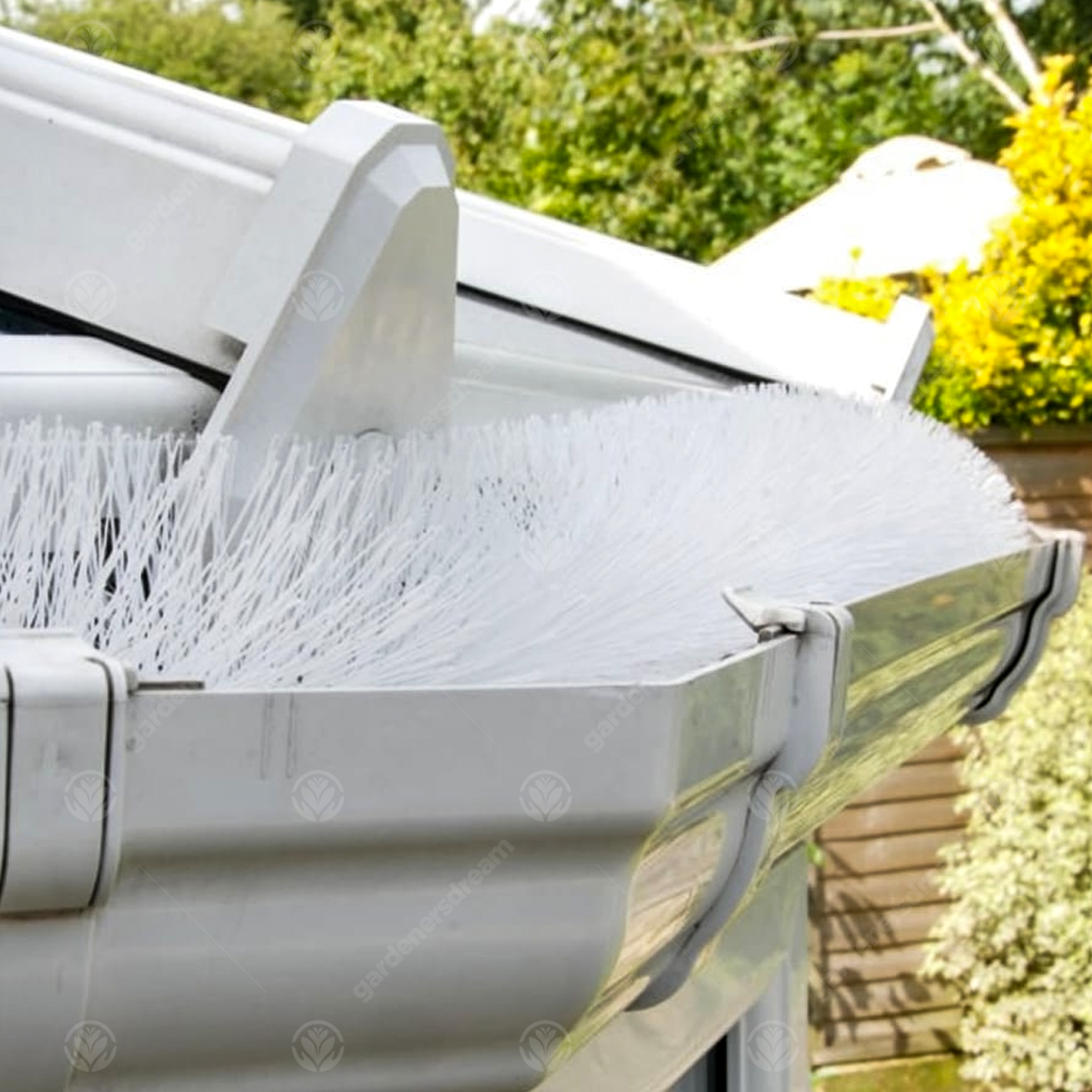 GardenersDream White Gutter Brush Downpipe Bristle Drain Guard (4m