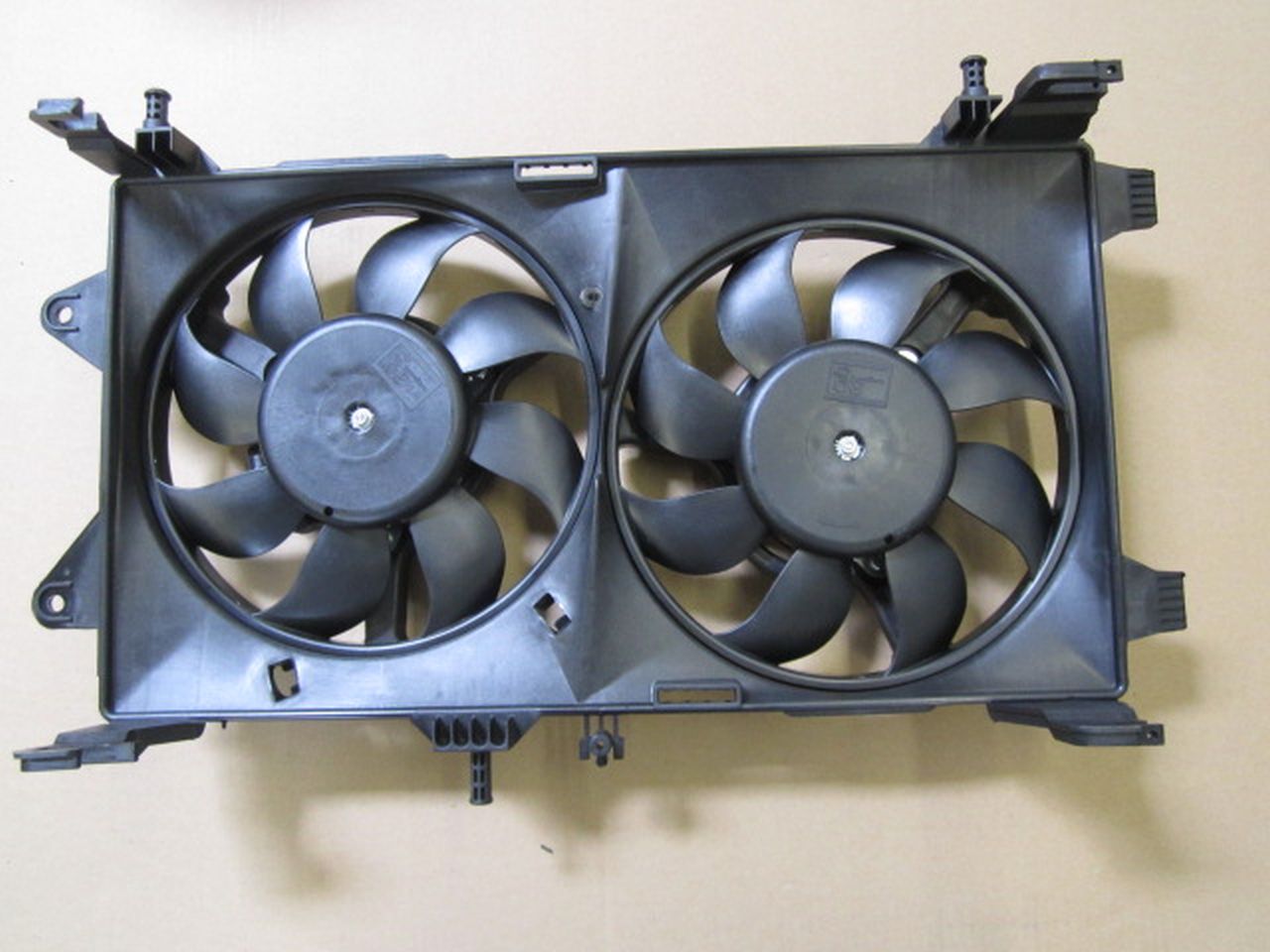 MAHLE PC Radiator/condenser fan  CFF326000P