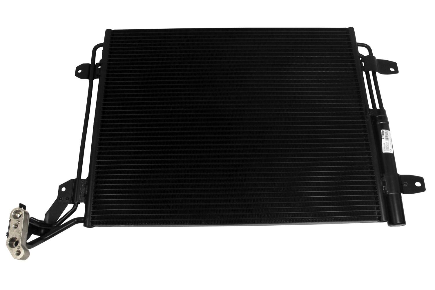 VEMO Condenser, air conditioning V15-62-1038