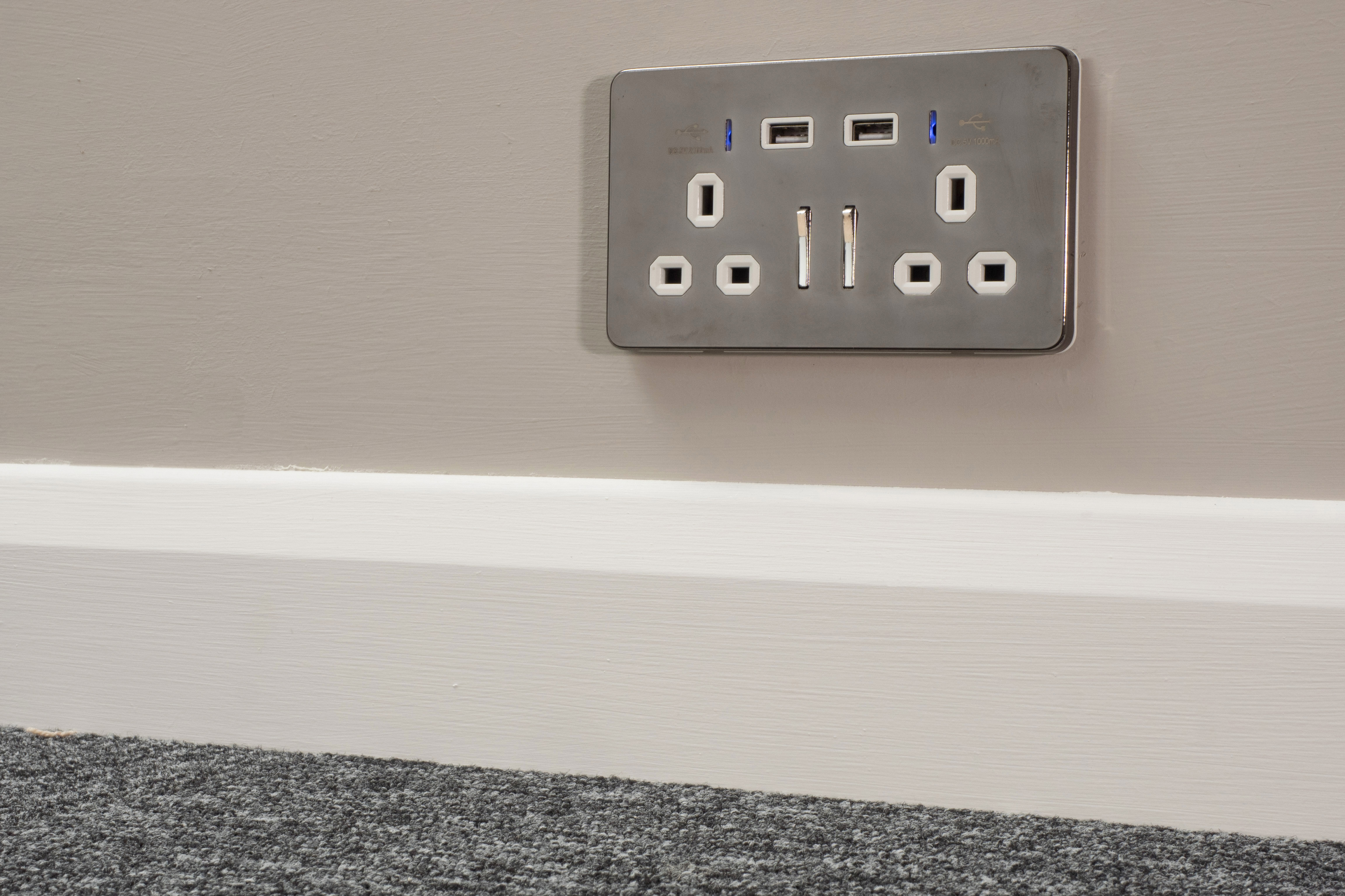 Wall Plug Socket with USB 2 Way 13A Tablet Phone Charger Chrome with