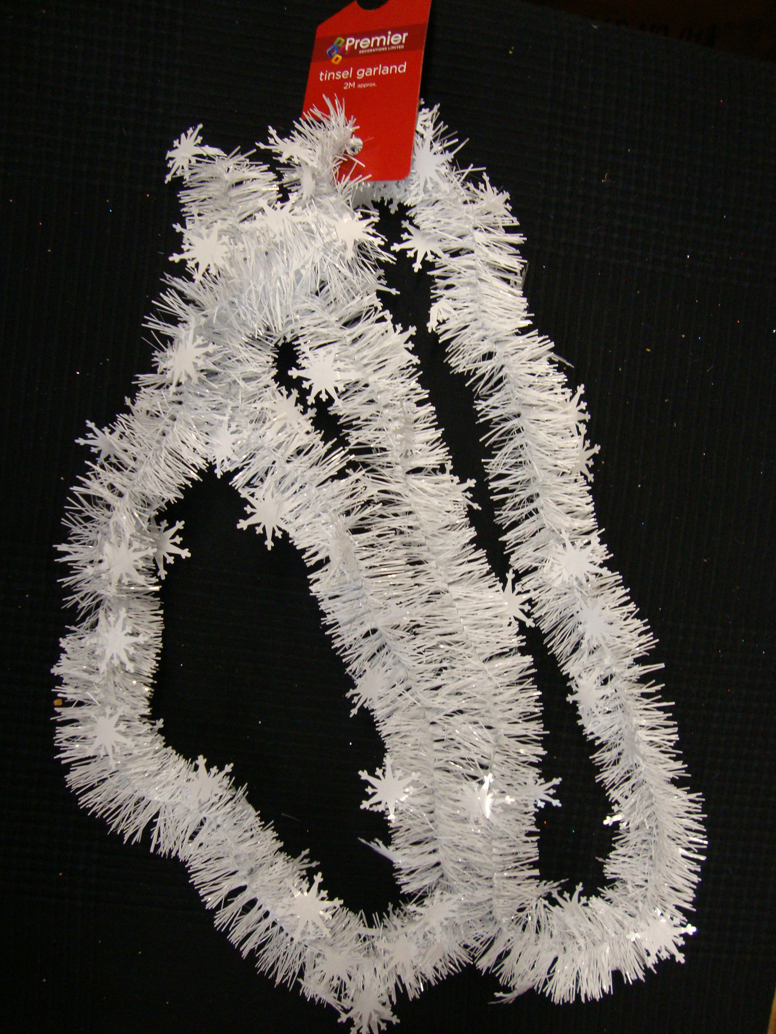 Pretty White Snowstorm Snowflakes Christmas Tinsel Garland Tree
