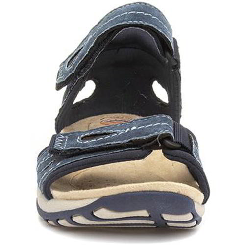 womens walking sandals size 4