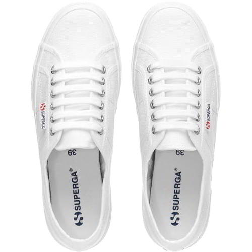 white trainers size 4